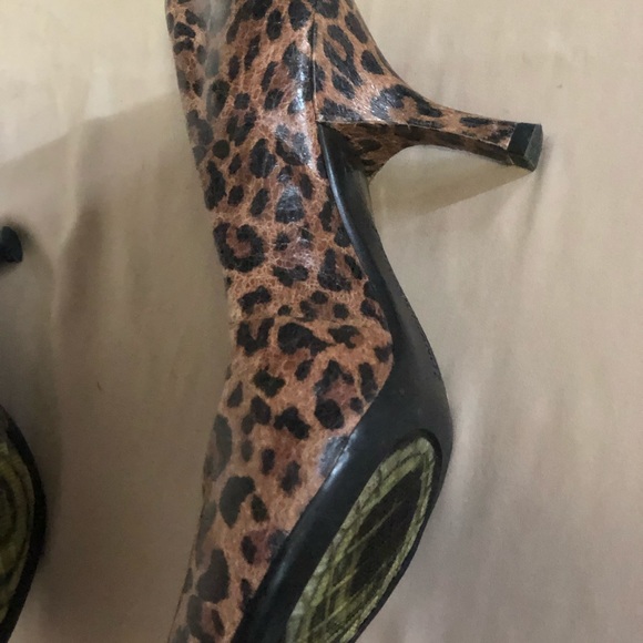 Tan-black Leopard heels - Picture 7 of 7